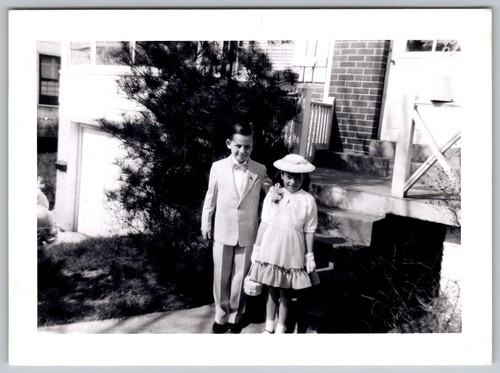 Vtg snapshot boy in - b&w, suit